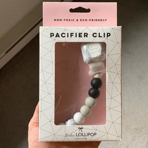 BNIB loulou lollipop pacifier clip black marble